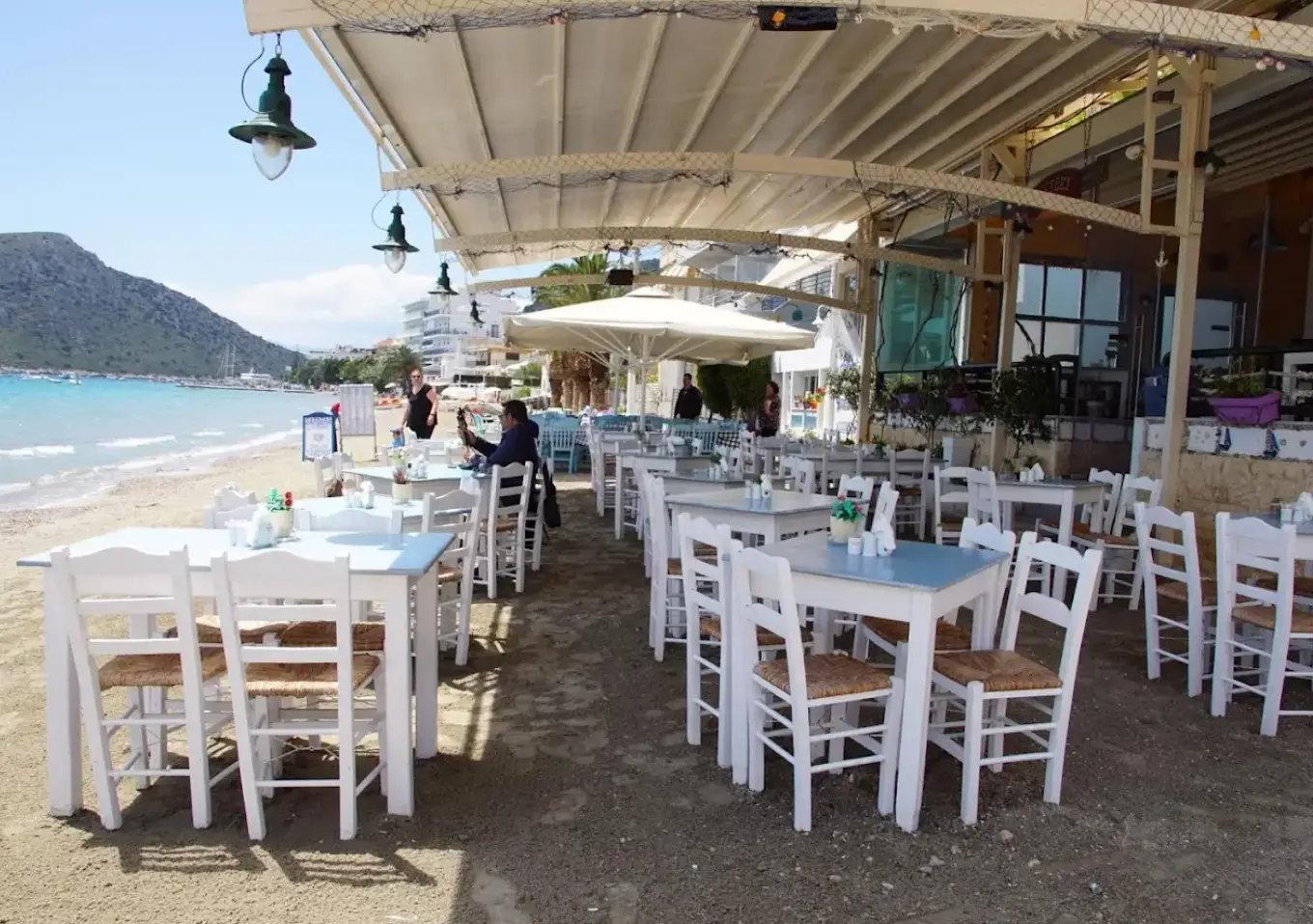 Agkyra Restaurant Atmosphere